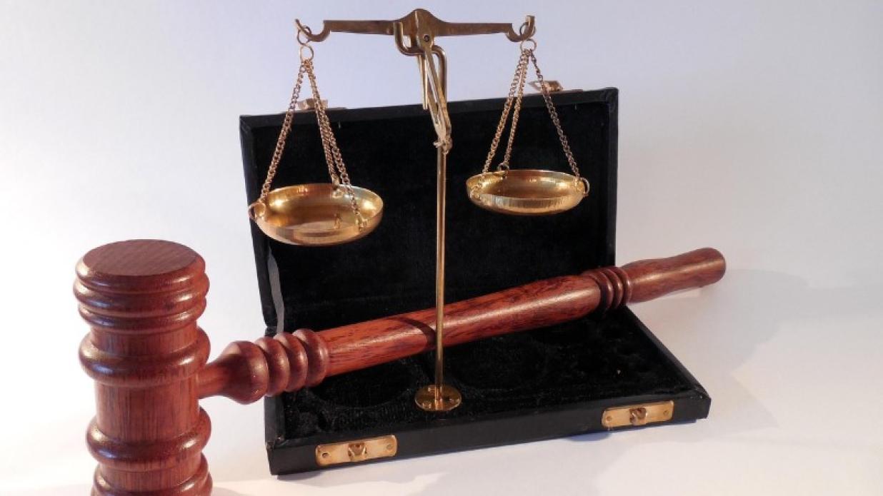 قائم مقام معاونت حقوقی قوه قضاییه: وکیل را هم شأن قاضی می دانیم