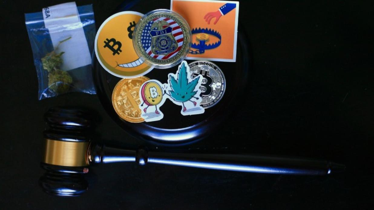 استرداد یک زن به اتهام کلاهبرداری در زمینه رمز ارز به کشور