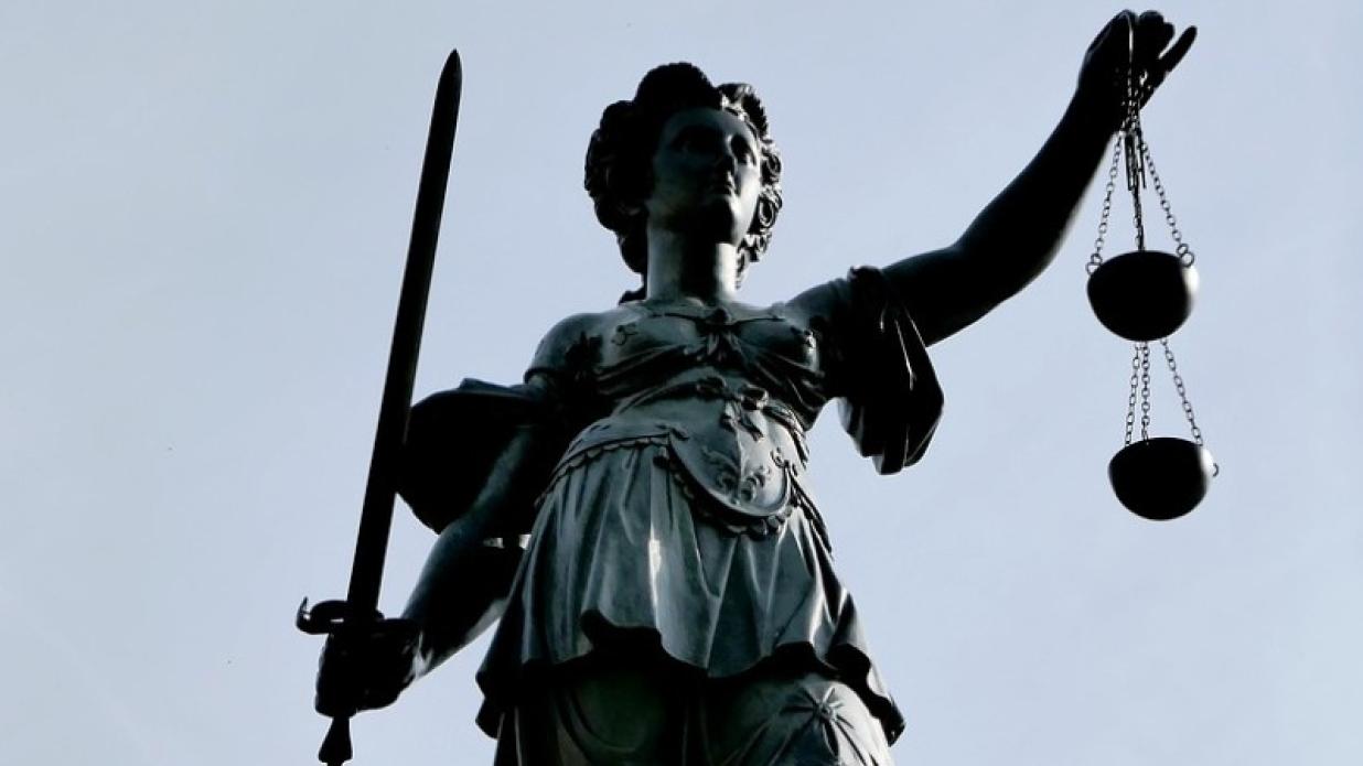 اعلام آمادگی کانون وکلای مرکز برای برگزاری دوره‌های وکالت تخصصی در حوزه‌های نفت، گاز و پتروشیمی و سرمایه گذاری و تامین مالی